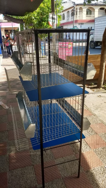 12g03 JAULAS PARA GALLINA MODULO VERTICAL PARA 12 AVES