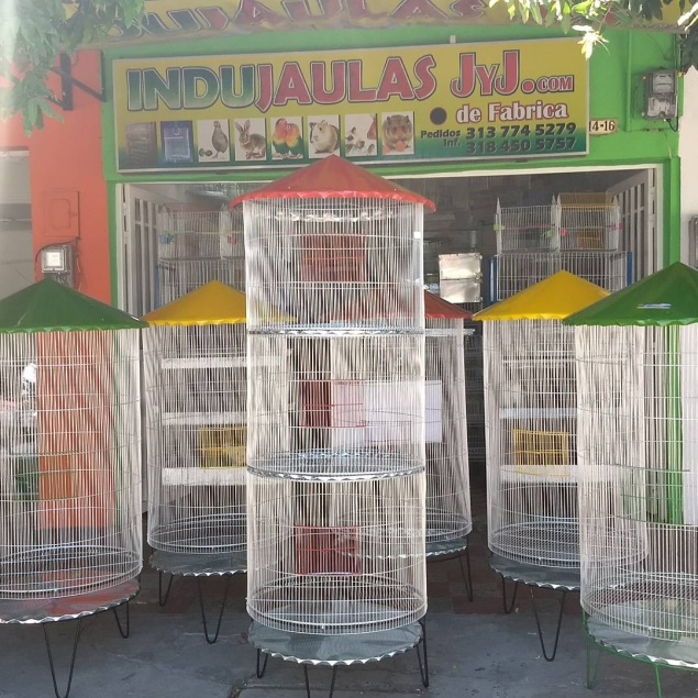 JAULA REDONDA DE TRES PUESTOS