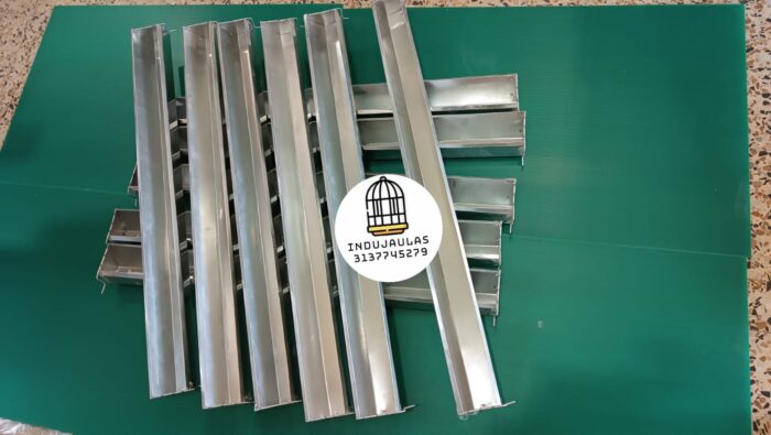 ACCESORIOS PARA JAULAS DE CODORNIZ